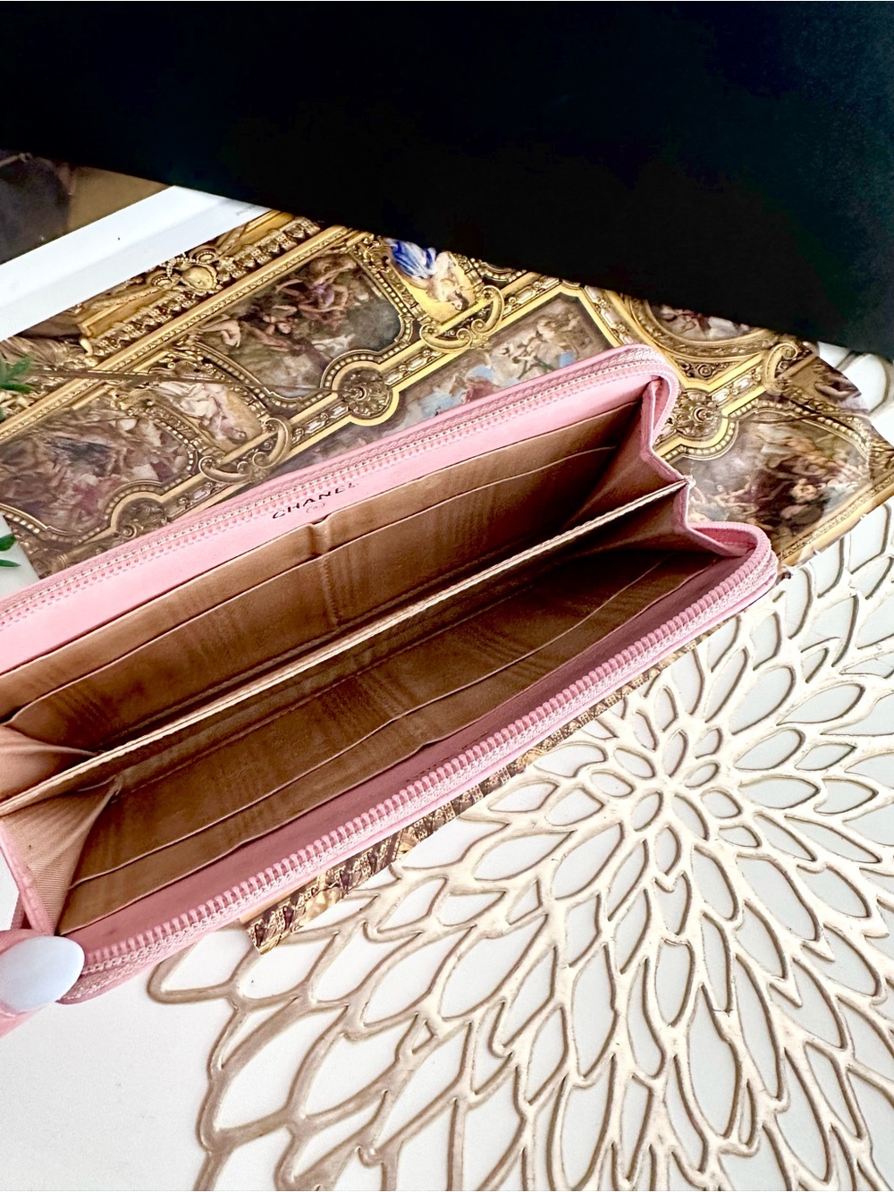 Authentic CHANEL Zippy Wallet Caviar - Picture 3 of 10